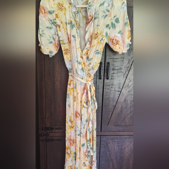 Old Navy Dresses & Skirts - Floral Wrap Dress with Puff Sleeves